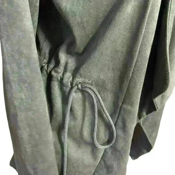 Blank NYC Olive Green Domino Faux
Suede Drape Front Tie Waist Jacket Size XS - Picture 8 of 10
